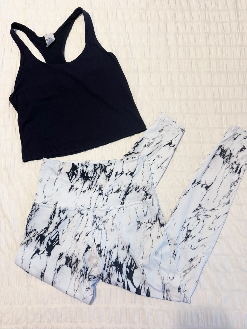 Workout Set Outfit Beyond Yoga All in Motion Black White XS